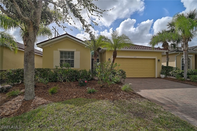 view of front facade with a garage