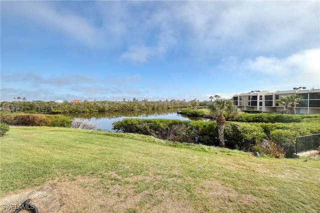 view of yard featuring a water view