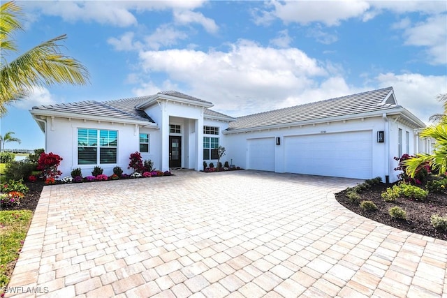 view of front facade featuring a garage