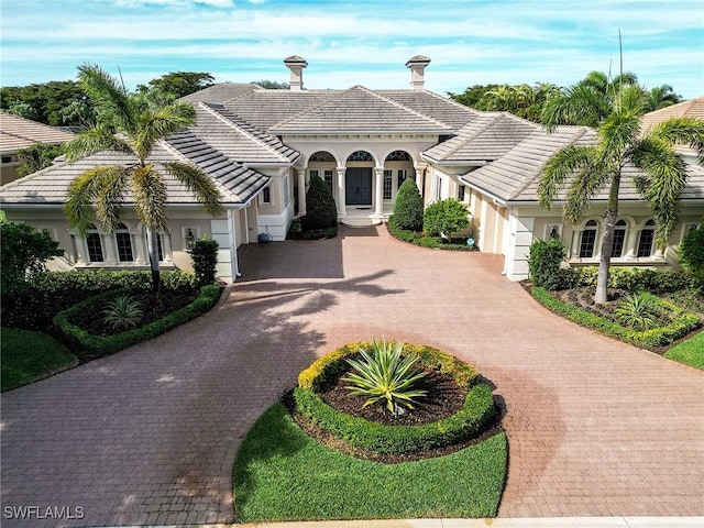 view of mediterranean / spanish-style house