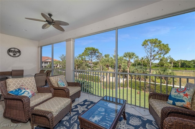 sunroom / solarium with ceiling fan