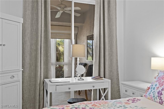 bedroom with ceiling fan