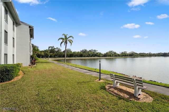 view of yard featuring a water view