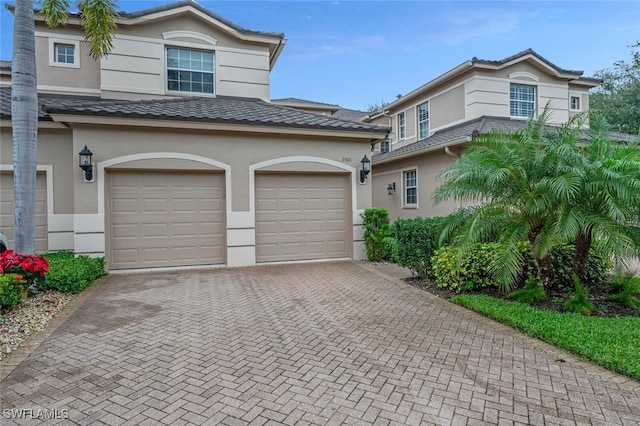 view of front facade featuring a garage