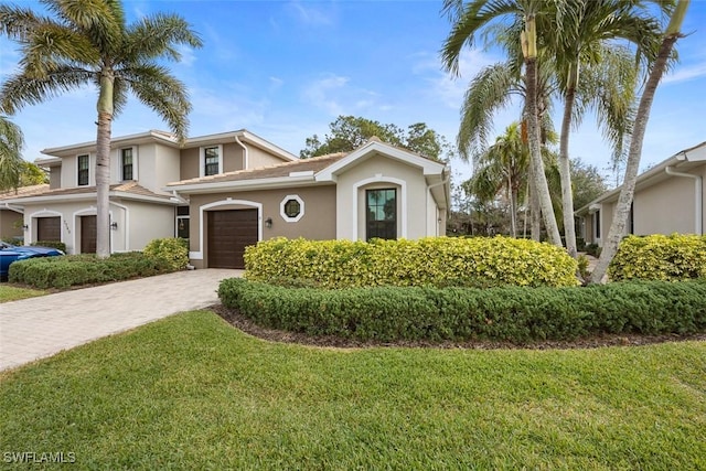 view of front of house featuring a front yard