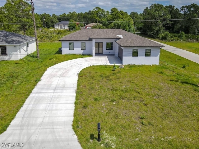 view of front of property with a front yard