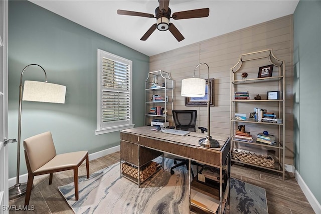 office area featuring ceiling fan