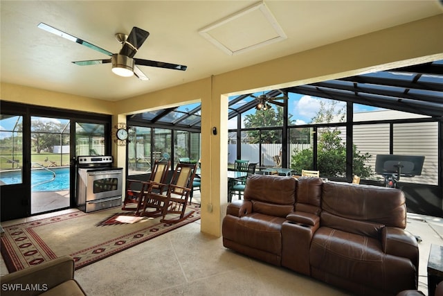 sunroom / solarium with ceiling fan