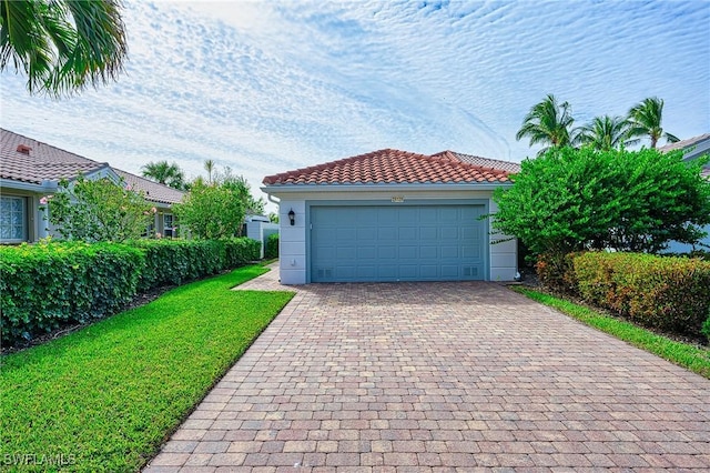 view of front of property with a front yard