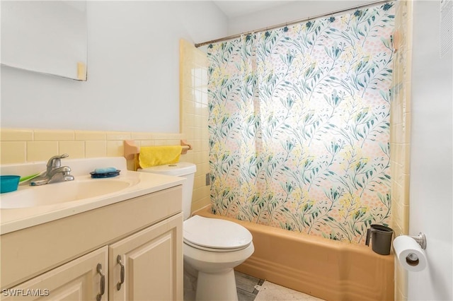 full bathroom featuring decorative backsplash, vanity, toilet, and shower / bathtub combination with curtain