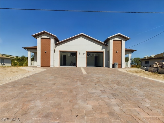 view of front facade