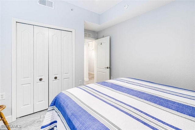 bedroom featuring a closet