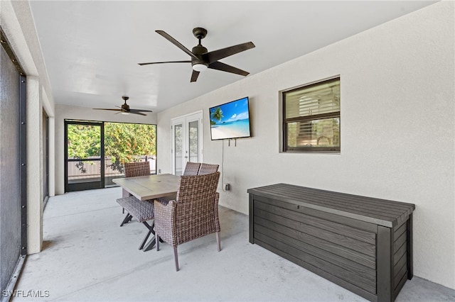 dining room with ceiling fan