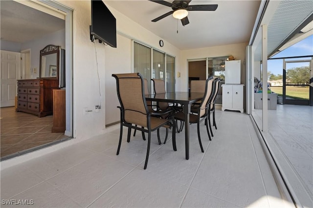 dining room with ceiling fan