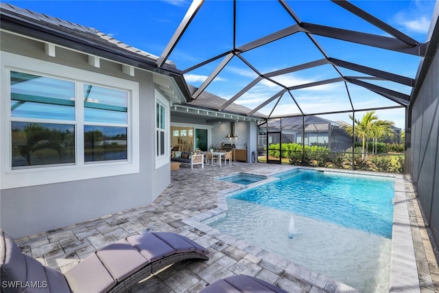 view of pool with an outdoor hangout area, a patio area, and a pool with connected hot tub