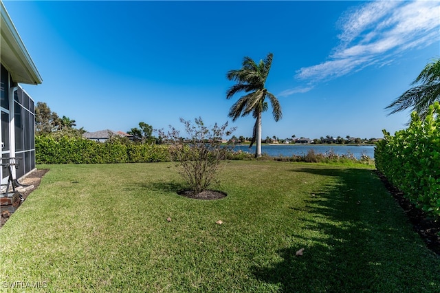 view of yard featuring a water view