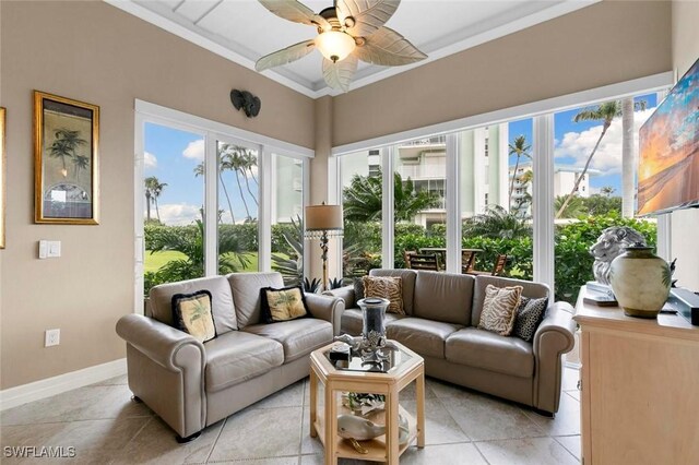 sunroom with ceiling fan