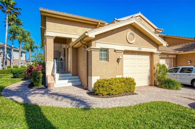 view of front of house with a garage