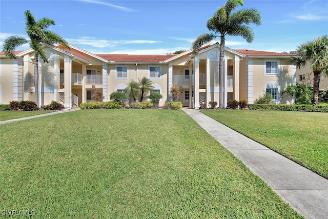 view of front of house with a front yard