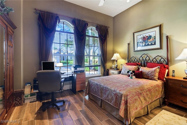 bedroom featuring ceiling fan