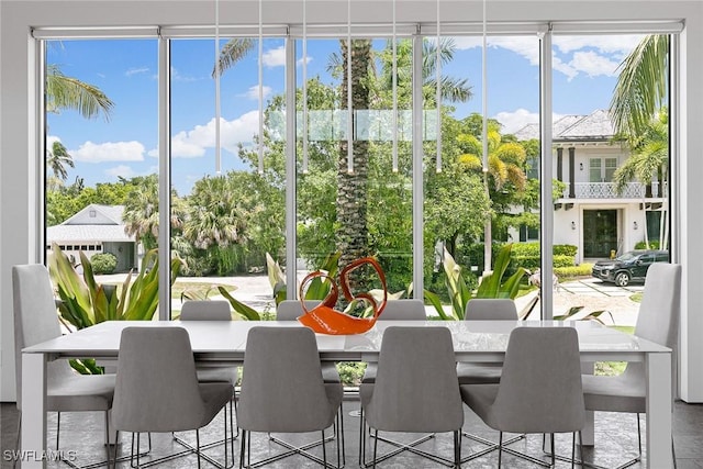 view of sunroom / solarium