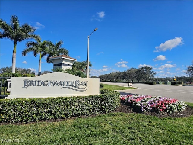 view of community / neighborhood sign