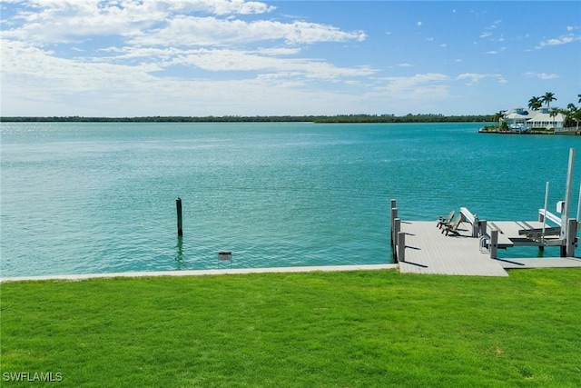 Listing photo 2 for 1028 W Inlet Dr, Marco Island FL 34145