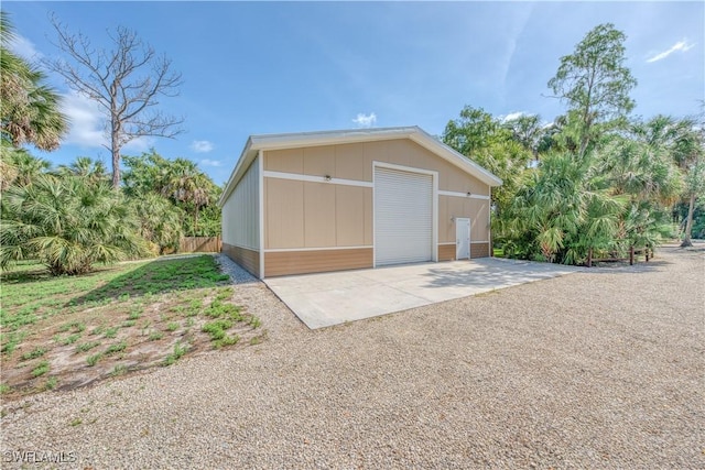 view of detached garage