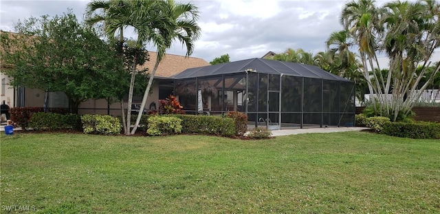 view of yard with a lanai