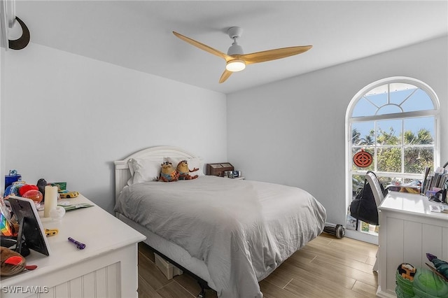 bedroom with ceiling fan