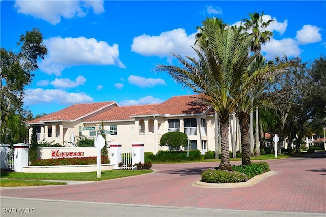 view of mediterranean / spanish home