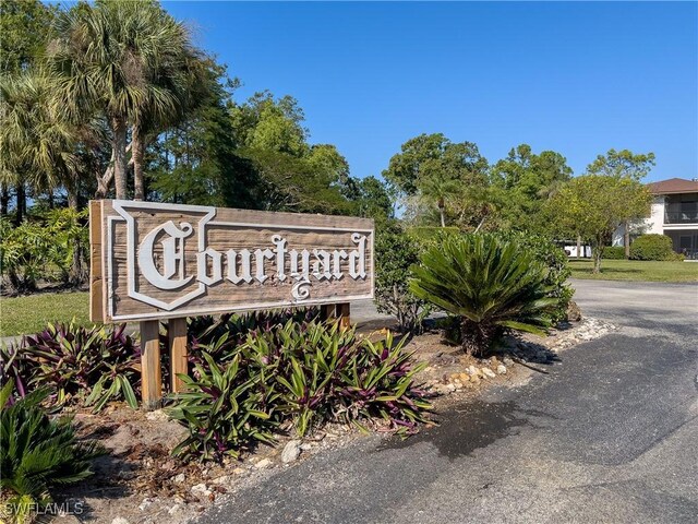 view of community / neighborhood sign