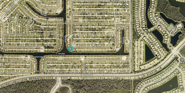 Listing photo 3 for 2118 NE 33rd Ln, Cape Coral FL 33909