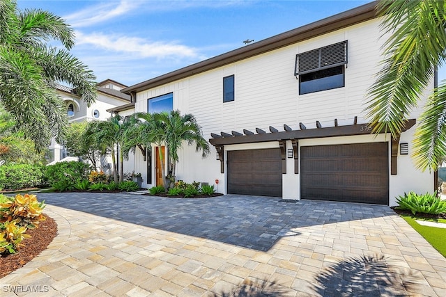 view of front facade with a garage