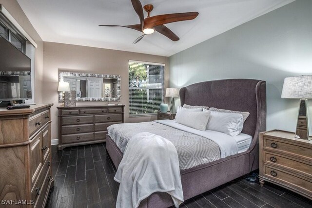 bedroom with ceiling fan