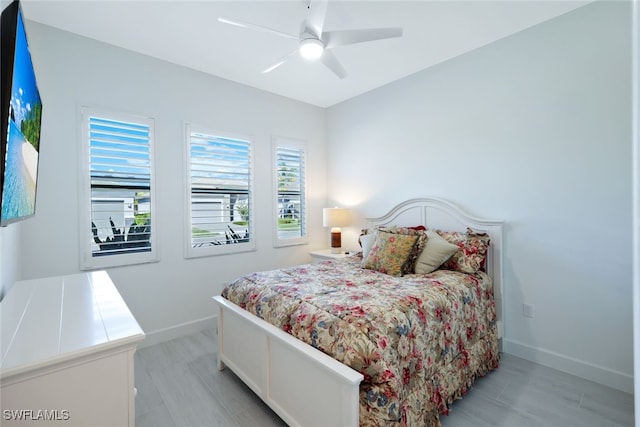 bedroom with ceiling fan