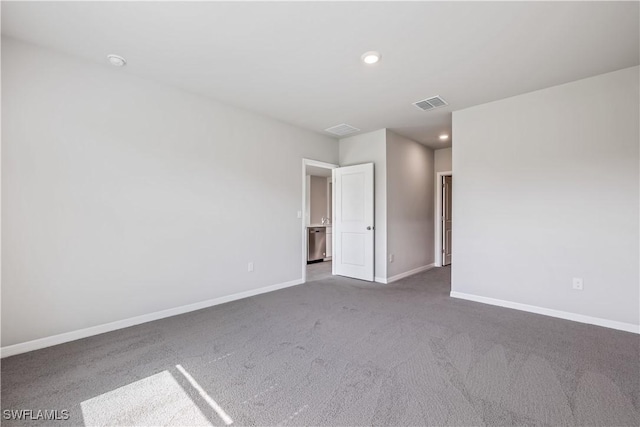 empty room featuring carpet