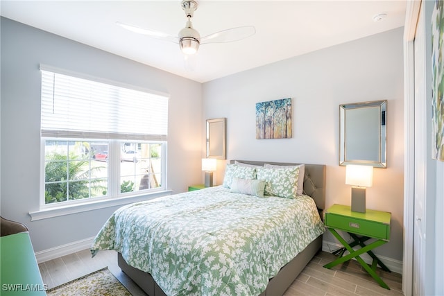 bedroom with ceiling fan