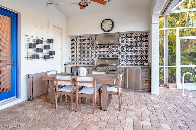 dining room featuring ceiling fan