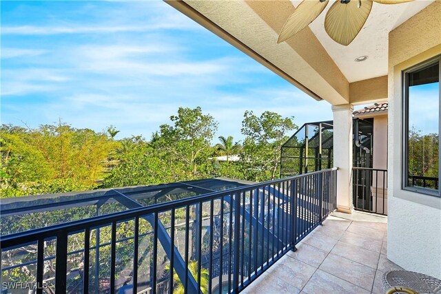 balcony with ceiling fan