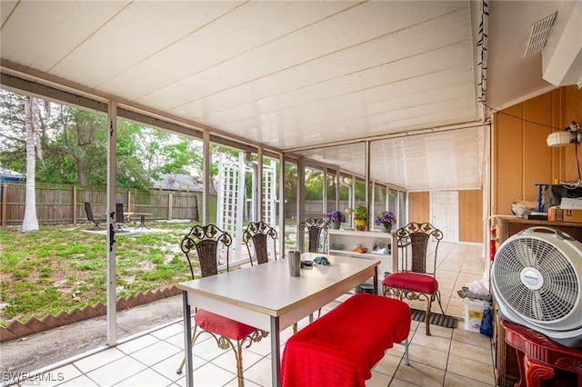 sunroom / solarium with a healthy amount of sunlight