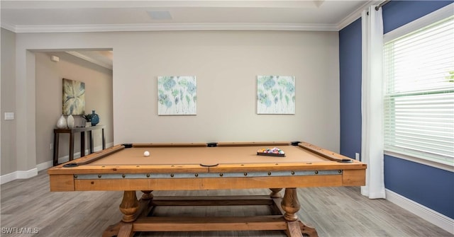 playroom with crown molding, pool table, and hardwood / wood-style flooring