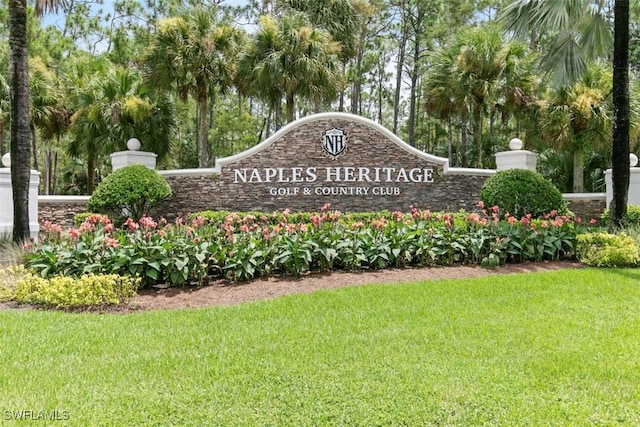 community sign with a yard