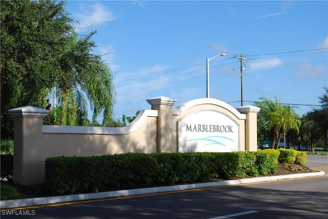 view of community / neighborhood sign