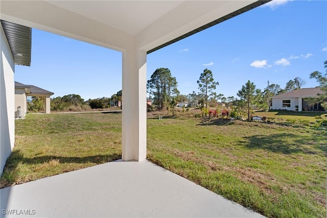 view of yard with a patio