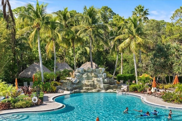 view of swimming pool