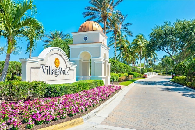 view of community / neighborhood sign