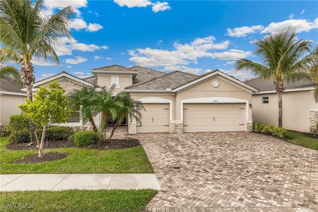 view of front of house featuring a garage