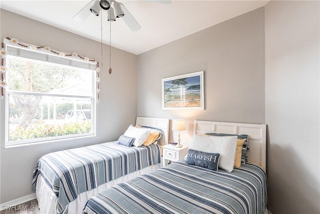 bedroom with ceiling fan