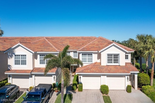 view of front of house featuring a garage